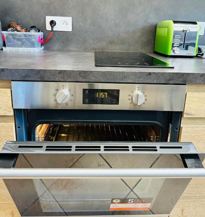 The Nice - 3 Rooms, 3Air Cond, 3Tv, 3Fans, 2 Wc, Wifi Everywhere 5Min Aeroport, Train, Beach, 1Min Tram, 15 Min Centre, Port, Parking Possible Eksteriør bilde