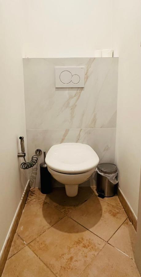The Nice - 3 Rooms, 3Air Cond, 3Tv, 3Fans, 2 Wc, Wifi Everywhere 5Min Aeroport, Train, Beach, 1Min Tram, 15 Min Centre, Port, Parking Possible Eksteriør bilde