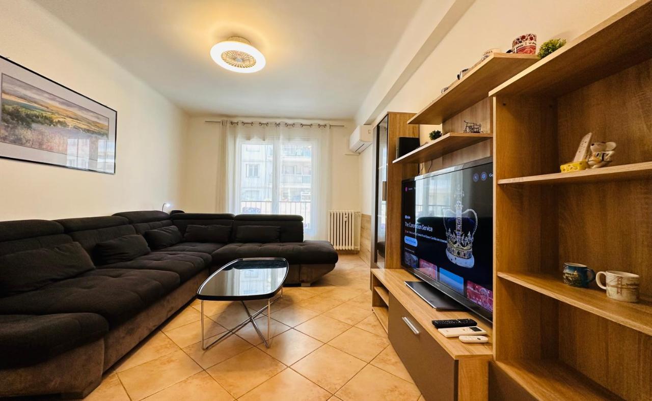 The Nice - 3 Rooms, 3Air Cond, 3Tv, 3Fans, 2 Wc, Wifi Everywhere 5Min Aeroport, Train, Beach, 1Min Tram, 15 Min Centre, Port, Parking Possible Eksteriør bilde